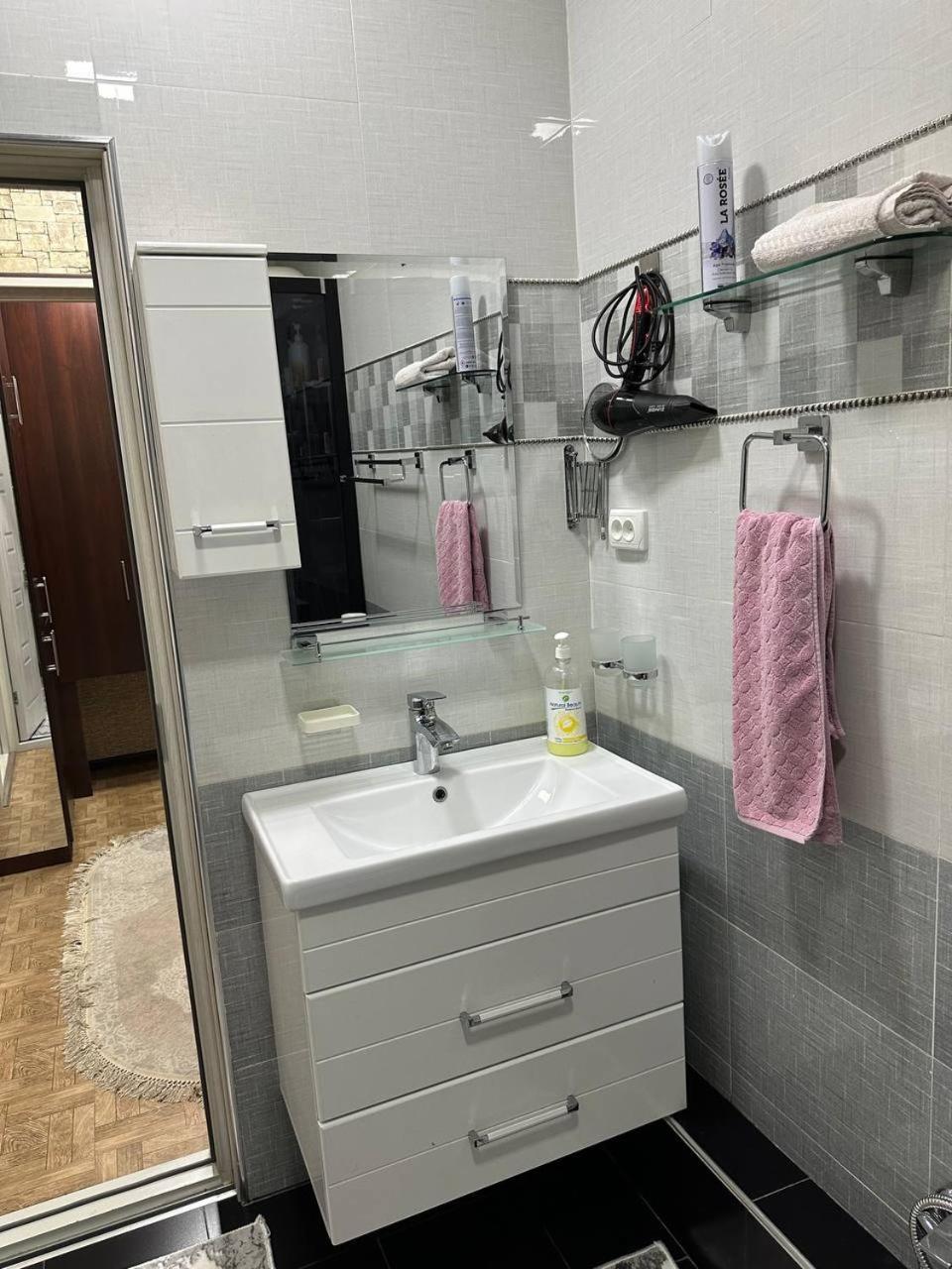 Hi-Tech Apartment In City Center Taşkent Dış mekan fotoğraf